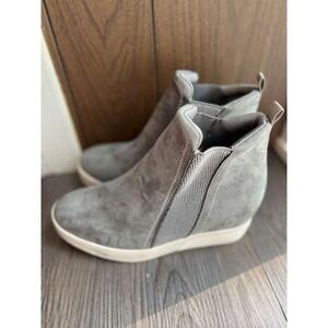 Stylish Gray Suede Wedge Sneaker Boots with Mesh‎ Detail Casual Comfort Ankle